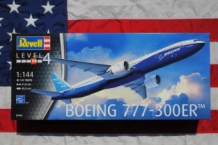Revell 04945 BOEING 777-300ER